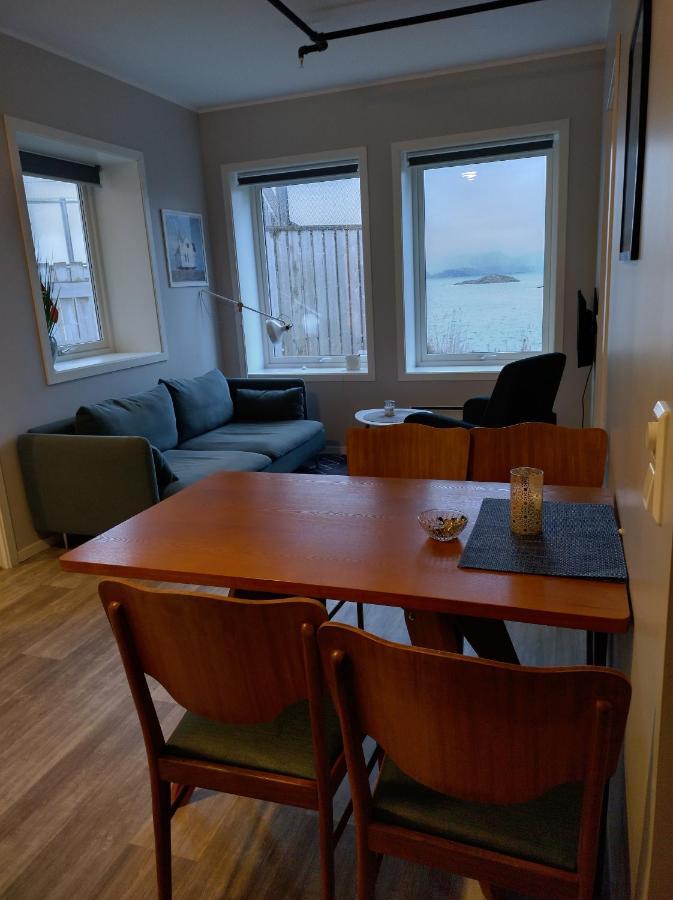 Gammelskola Apartments Henningsvaer Habitación foto